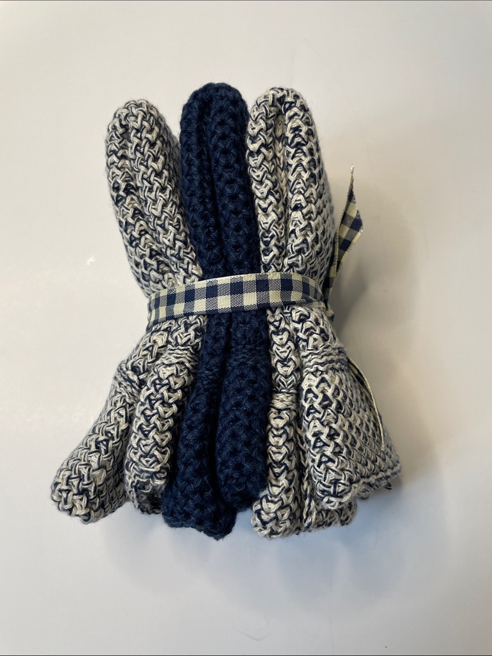 NWOT Navy and Cream Knit Dishcloth Trio with Gingham Tie